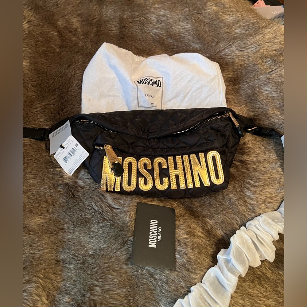 BN - Moschino Fanny Pack